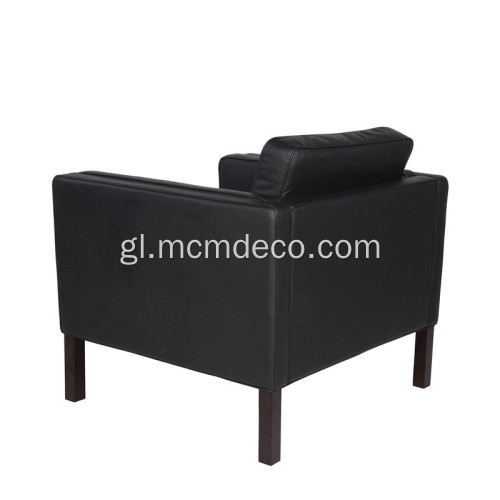 Réplica de sillón de coiro Mogensen